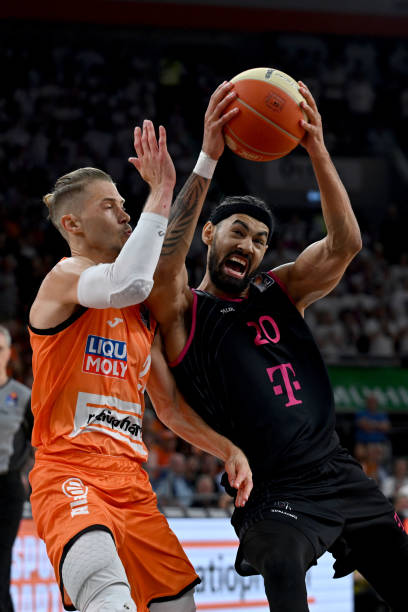 返欧冠赛场 返欧冠赛场