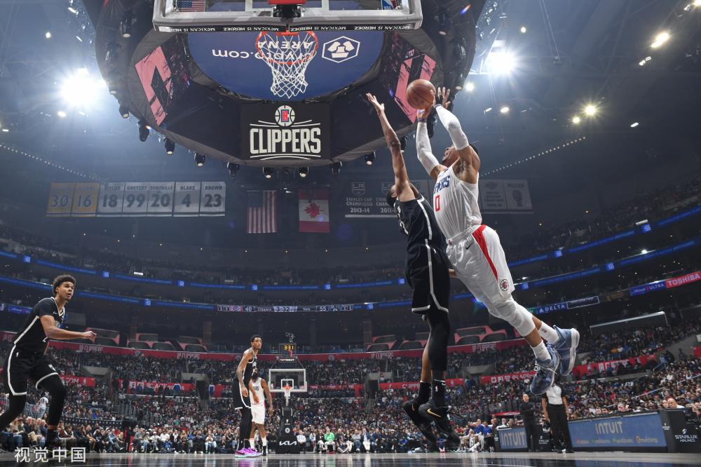 汤普森已与 汤普森已与